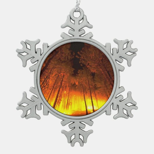 Waldbrand Schneeflocken Zinn-Ornament (Vorderseite)