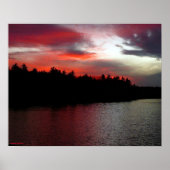 Walden Pond Poster - Tiefe rote Wolken (Vorne)