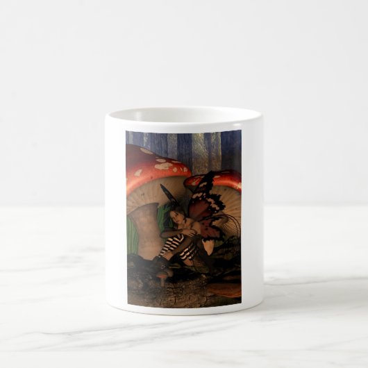 Waldfee unter Pilzen Kaffeetasse (Mittel)