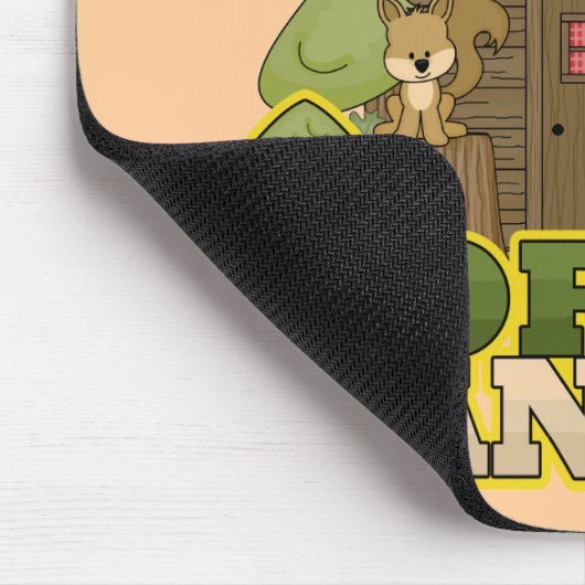 Waldförster - brünettes Mädchen Mousepad (Ecke)