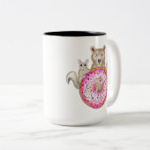 Waldfreunde und Donut Whimsical Illustrierte Tasse (VorderseiteRechts)