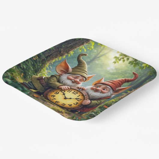 Waldgnomen mit alter Uhr Pappteller (Gewinkelt)