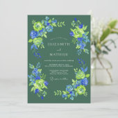 Waldgrüne Florale Blütenhochzeit Einladung (Stehend Vorderseite)