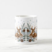 Waldhirsche im Winterschnee Saisonale Kaffeetasse (Mittel)