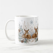 Waldhirsche im Winterschnee Saisonale Kaffeetasse (Links)