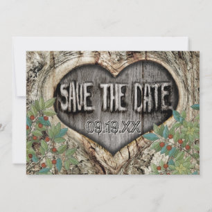 Waldhochzeit Rustikales Herz im Baum Save the Date