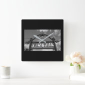 Waldhügel, Königinnen, NYC Quadratische Wanduhr (Zuhause)