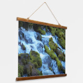 Waldlandschaft mit Wasserfall Wandteppich Mit Holzrahmen (Gewinkelt)