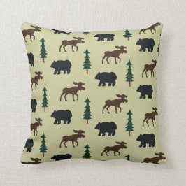Waldmoose und Bär Rustikales Kissen - grün