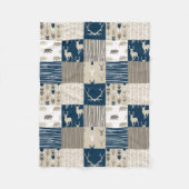 Waldpatchwork-Blanket in Tan und Navy Blue Fleecedecke (Vorderseite)