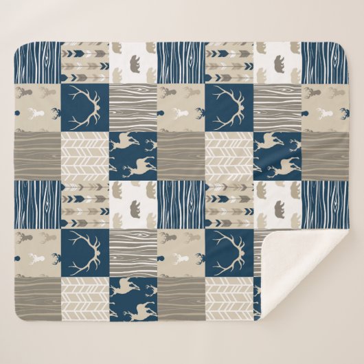 Waldpatchwork Sherpa Blanket in Marine und Tan Sherpadecke (Vorderseite (Horizontal))