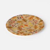 Waldpilze und Herbstflora auf Ocker Pappteller (Schrägansicht)