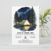 Waldquest des Campers zum Geburtstag Einladung (Stehend Vorderseite)