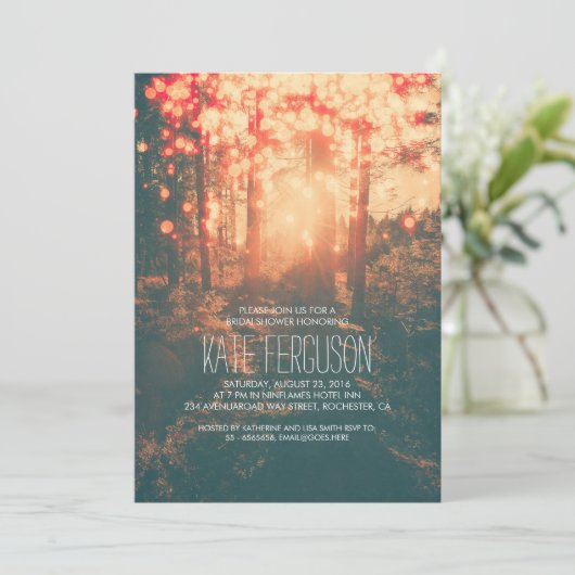 Waldsaunenleuchten Rustikales Brautparty Einladung (Stehend Vorderseite)