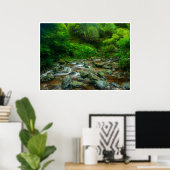 Waldstrom im üppigen Wald (Dargle River) Poster (Heimbüro)