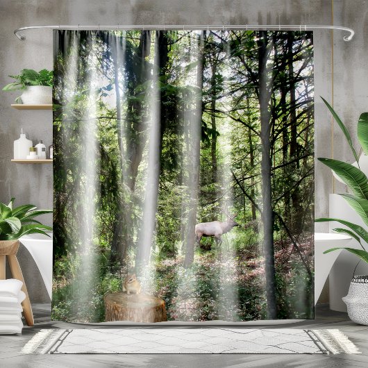 Waldszene mit Chipmunk und Elch Duschvorhang