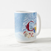 Waldtier-Schneemann-Bäume des Monogramm-C Snowy Kaffeetasse (VorderseiteRechts)