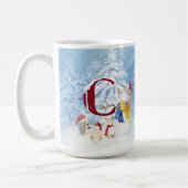 Waldtier-Schneemann-Bäume des Monogramm-C Snowy Kaffeetasse (Links)