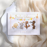 Waldtiere Band Parade Niedliche Babydusche Einladung<br><div class="desc">Wir sind wild und aufgeregt und freuen uns, sagen zu können, dass ein süßes kleines Baby unterwegs ist! Diese geschlechtsneutrale Duscheinladung beinhaltet eine "Babydusche" in Imitaten, die mit einem goldenen Schriftzeichen über einem marschierenden Wald-Tier-Band, das alle Arten von Instrumenten spielt, besticht. Darüber befindet sich eine Bohhammer in den Tönen Grün,...</div>