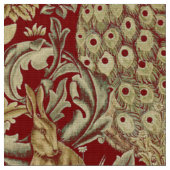 WALDTIERE, FOX, PEACOCK, HARE IN ROTEN BLUMEN STOFF (Nahaufnahme)