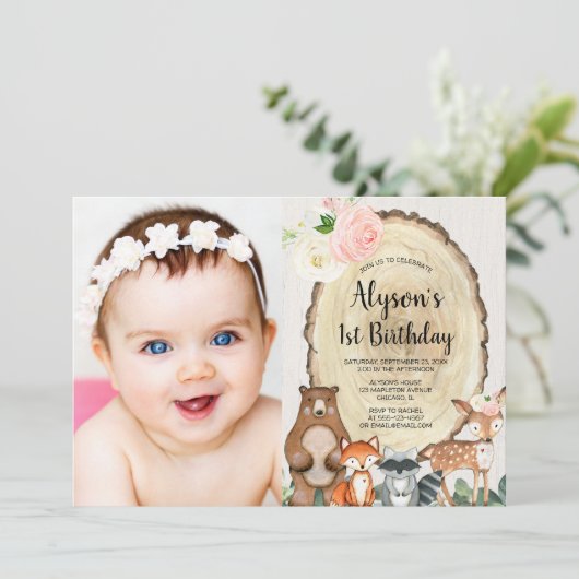 Waldtiere rustikale Blumengrün Mädchen Einladung (Stehend Vorderseite)