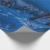 Waldweg in der Winternacht Geschenkpapier (Ecke)