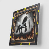 Waldweg: Personalisierter, karierter Wald Friesian Quadratische Wanduhr (Winkel)