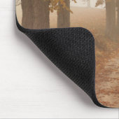 Waldweg vom Foto der Herbstbäume Mousepad (Ecke)