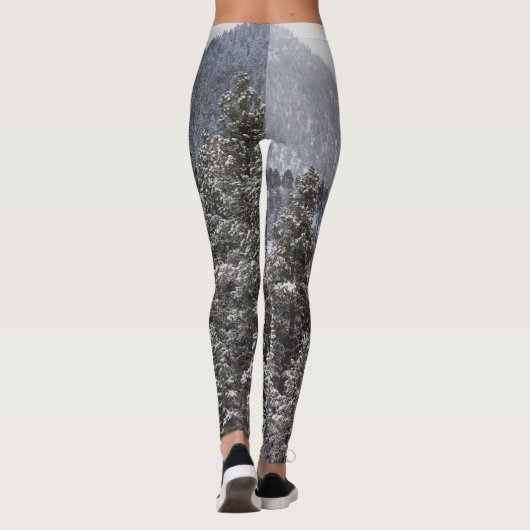 Waldwinter-Schnee-Szene Leggings (Rückseite)