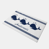 Wale und Wellen Blau und Weiß personalisiert Fußmatte (Schrägansicht)
