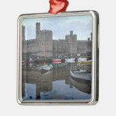 Wales, Caernarfon Castle, einer von Edwards Ornament Aus Metall (Links)