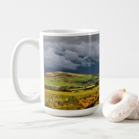 WALES DER LÄNDLICHEN SICHT KAFFEETASSE (Mit Donut)