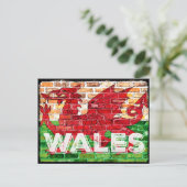 Wales Flag auf Brick Postkarte (Stehend Vorderseite)