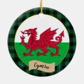 Wales, grünes Büffel, kariert- und walisische Flag Keramik Ornament (Hinten)