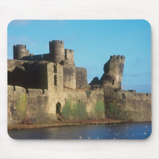 Wales - Schloss Caerphilly mit Blick auf die Mousepad (Vorne)