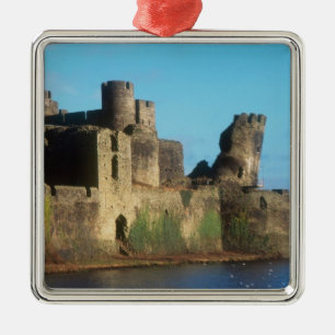 Wales - Schloss Caerphilly mit Blick auf die Silbernes Ornament