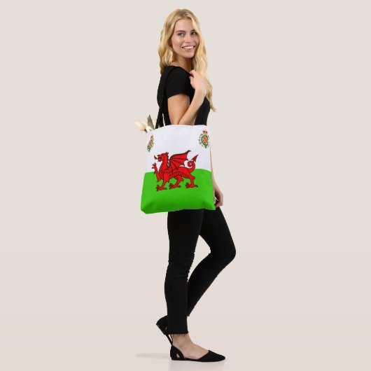 Walisische Flagge Tasche (Am Model)