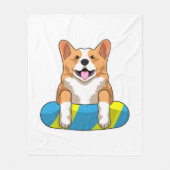 Walisischer Corgi im Schwimmen mit Brett Fleecedecke (Vorderseite)
