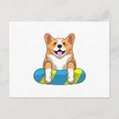 Walisischer Corgi im Schwimmen mit Brett Postkarte (Vorderseite)