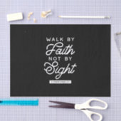 "Walk by Faith" Bible Verse Typografie Design II Seidenpapier (Handwerk)