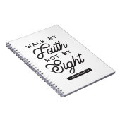"Walk by Faith" Bible Verse Typografie Design Notizblock (Rechte Seite)