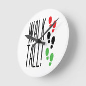 Walk Tall Runde Wanduhr (Winkel)