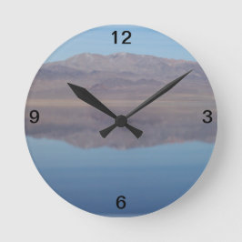 Walker Lake Mirror Image Runde Wanduhr
