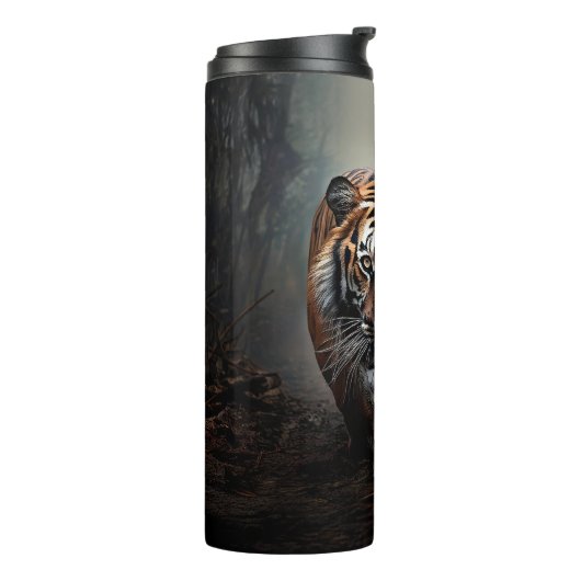 Walking Alter Schwarz-Orange-Tiger surrealer Wald Thermosbecher (Nach links gedreht)