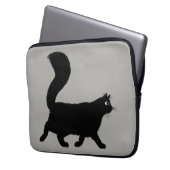 Walking Black Cat | Coole Kitty mit Fluffy Schwanz Laptopschutzhülle (Vorderseite Links)