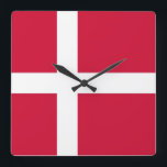 Wall Clock mit der Flagge Dänemarks Quadratische Wanduhr<br><div class="desc">Phantastische patriotische Wanduhr mit der Flagge Dänemarks. Dieses Produkt ist anpassbar.</div>