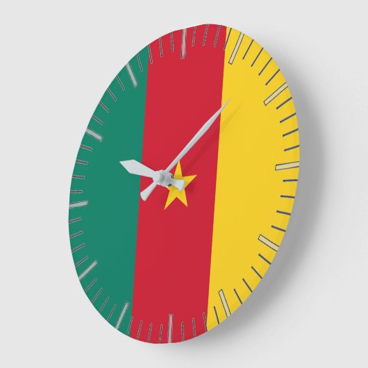 Wall Clock mit der Flagge Kameruns Große Wanduhr (Winkel)