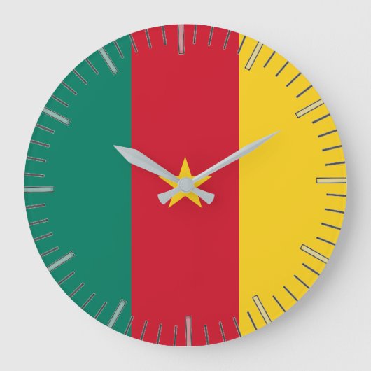 Wall Clock mit der Flagge Kameruns Große Wanduhr (Vorderseite)