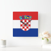 Wall Clock mit der Flagge Kroatiens Quadratische Wanduhr (Zuhause)