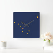 Wall Clock mit der Flagge von Alaska, USA Quadratische Wanduhr (Zuhause)